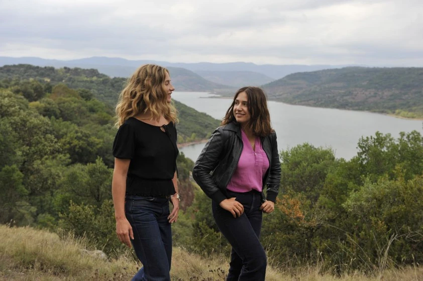 Cécile de France y Izïa Higelin en un-amor-de-verano
