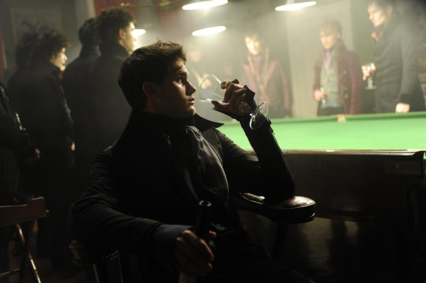 Jeremy Irvine en Grandes Esperanzas