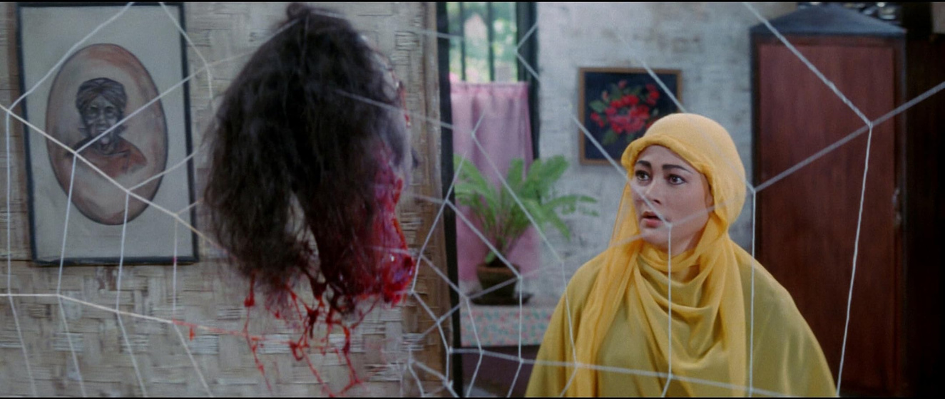 Suzzanna en santet-2-wanita-harimau