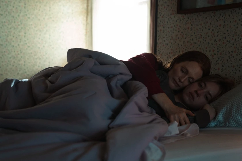 Julianne Moore y Sydney Sweeney en echo-valley