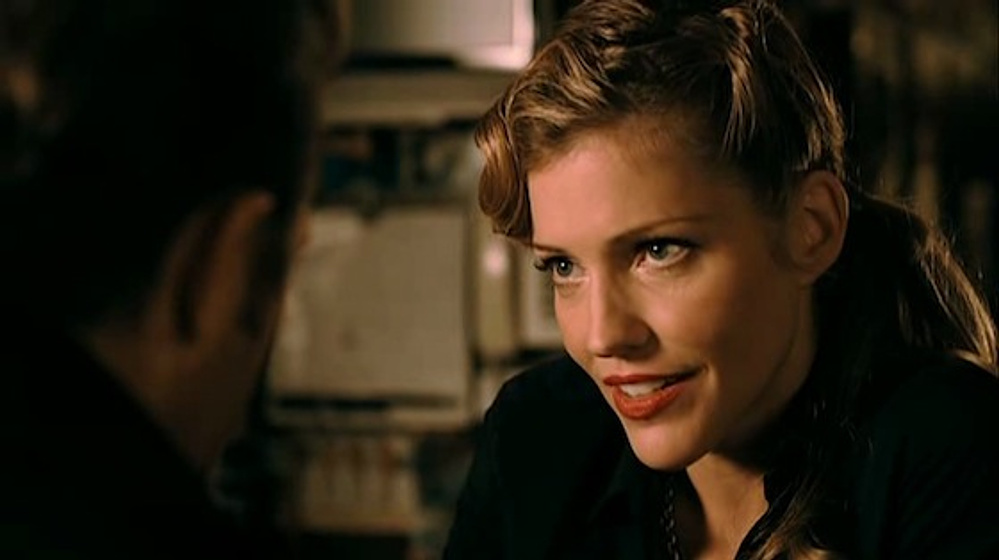 Tricia Helfer en Delitos Ocultos