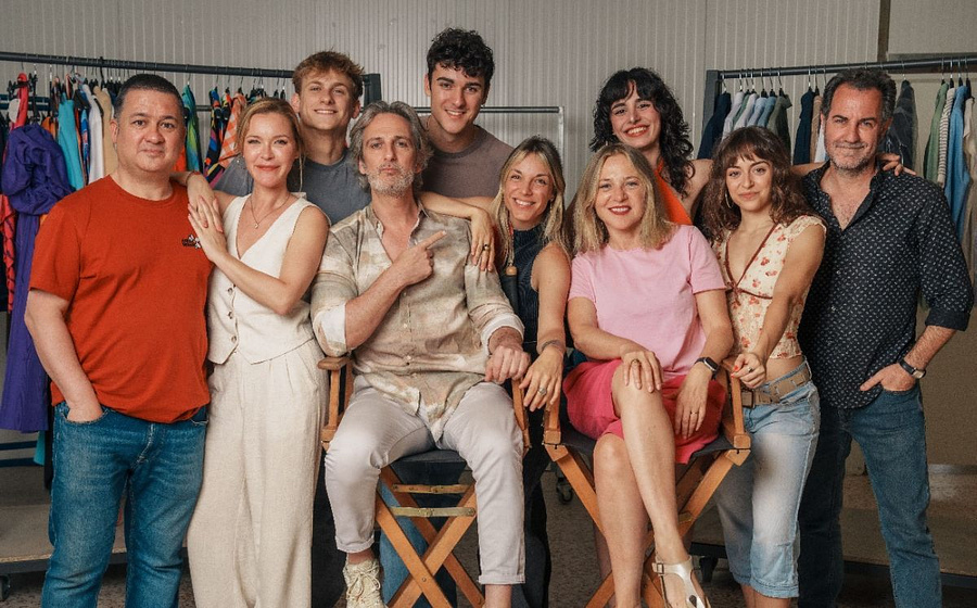 María Esteve, Ernesto Alterio, Secun de la Rosa, Pilar Castro, Lucía Caraballo, Samantha López Speranza, Jan Buxaderas, Sergio Abelaria y Leire Aguiar en Todos los lados de la cama (Presentación)