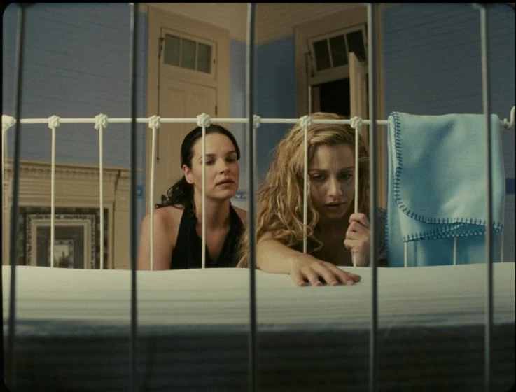 Brittany Murphy y Thora Birch en Esquizofrenia