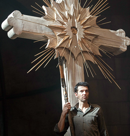 Kai Wiesinger en El Código de Carlomagno: La Lanza Sagrada
