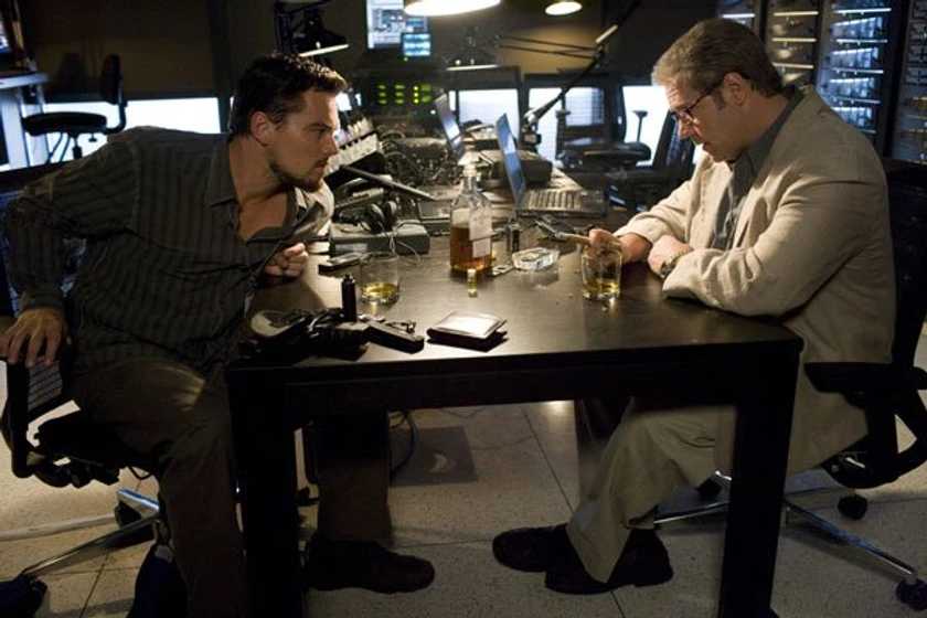 Leonardo DiCaprio y Russell Crowe en Red de Mentiras