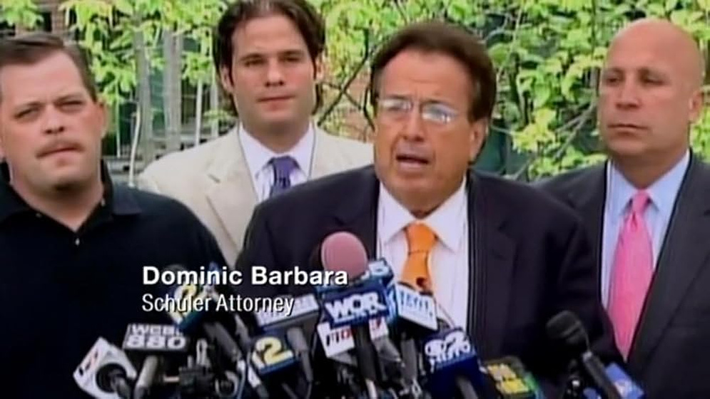 Dominic Barbara en there-s-something-wrong-with-aunt-diane