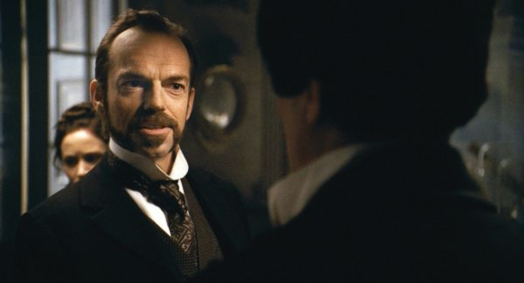 Hugo Weaving en El Hombre Lobo
