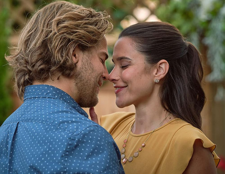 Edward Ruttle y Rhiannon Fish en Un Amor Inolvidable