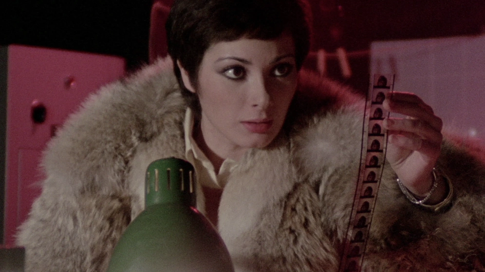 Edwige Fenech en desnuda-ante-el-asesino