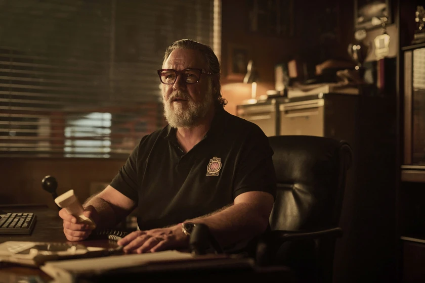 Russell Crowe en la-bestia-2026