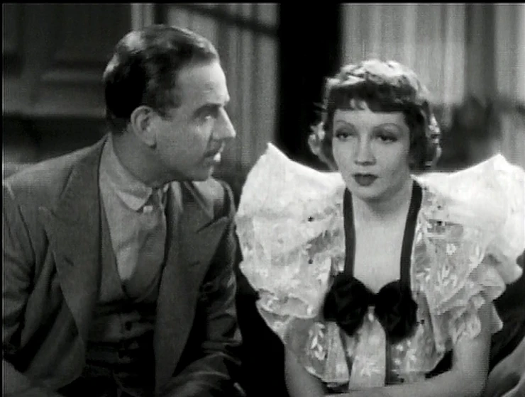 Melvyn Douglas y Claudette Colbert en sucedio-una-vez