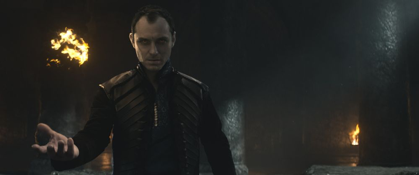 Jude Law en Rey Arturo. La Leyenda de Excalibur