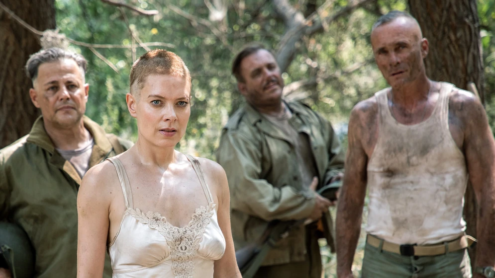 Louis Mandylor, Timothy V. Murphy y Nina Bergman en hell-hath-no-fury