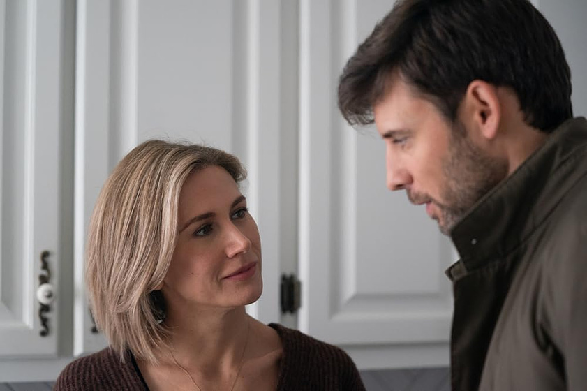 Jennifer Landon y Steve Lund en Entre Estas Paredes