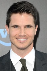 Foto de Robbie Amell