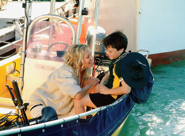 Claudine Wilde y Aaron Donovan en Los Secretos de la Isla