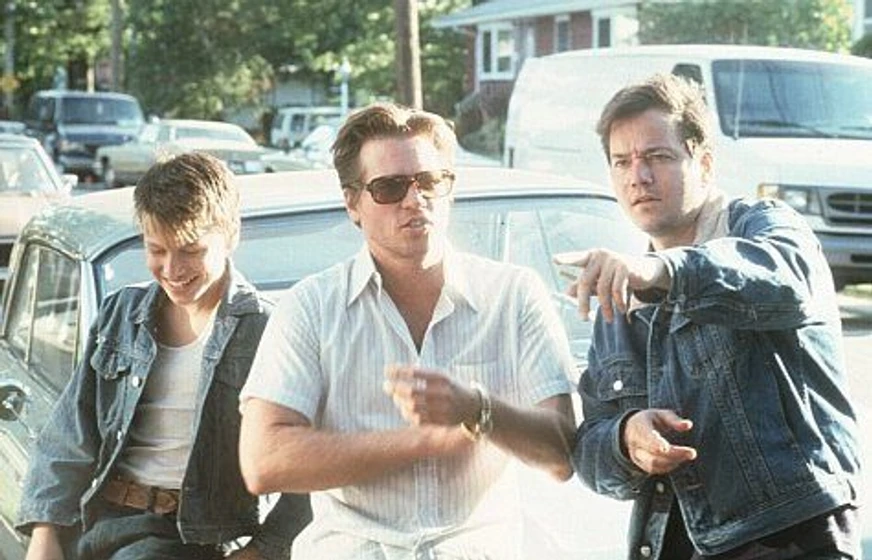 Val Kilmer, Frank Whaley y Noah Fleiss en joe-el-rey