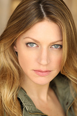 picture of actor Jes Macallan