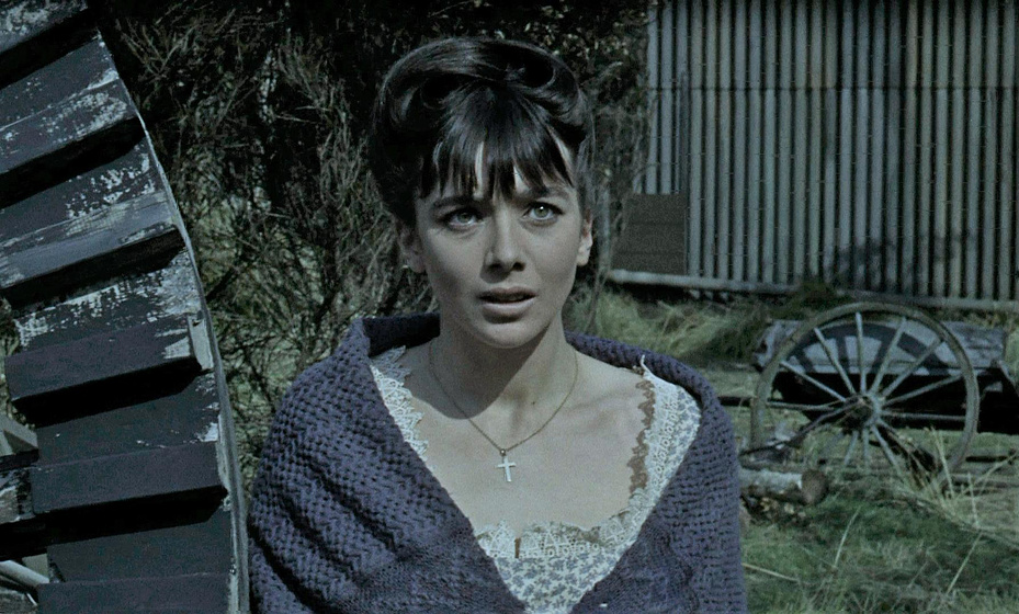 Jacqueline Pearce en La Maldición de los Zombies