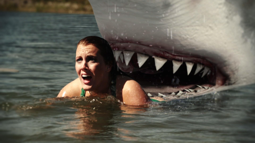 Celine Filion en Jurassic Shark