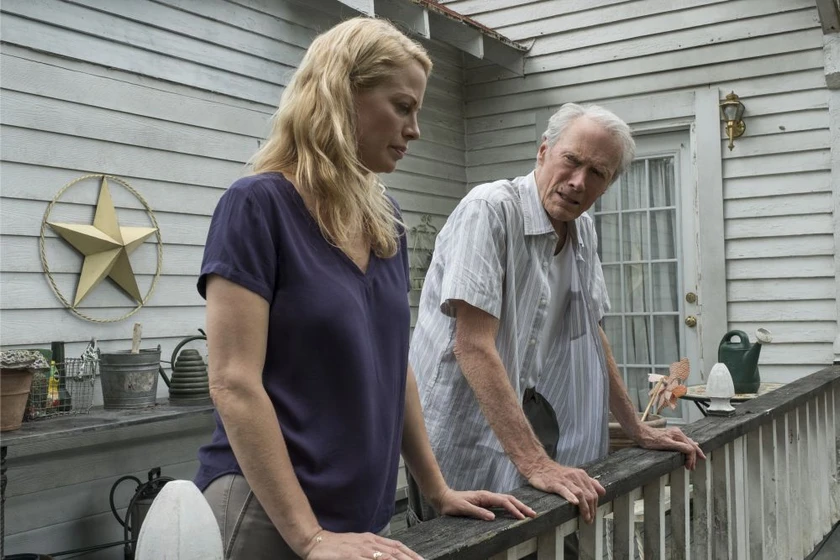 Clint Eastwood y Alison Eastwood en mula