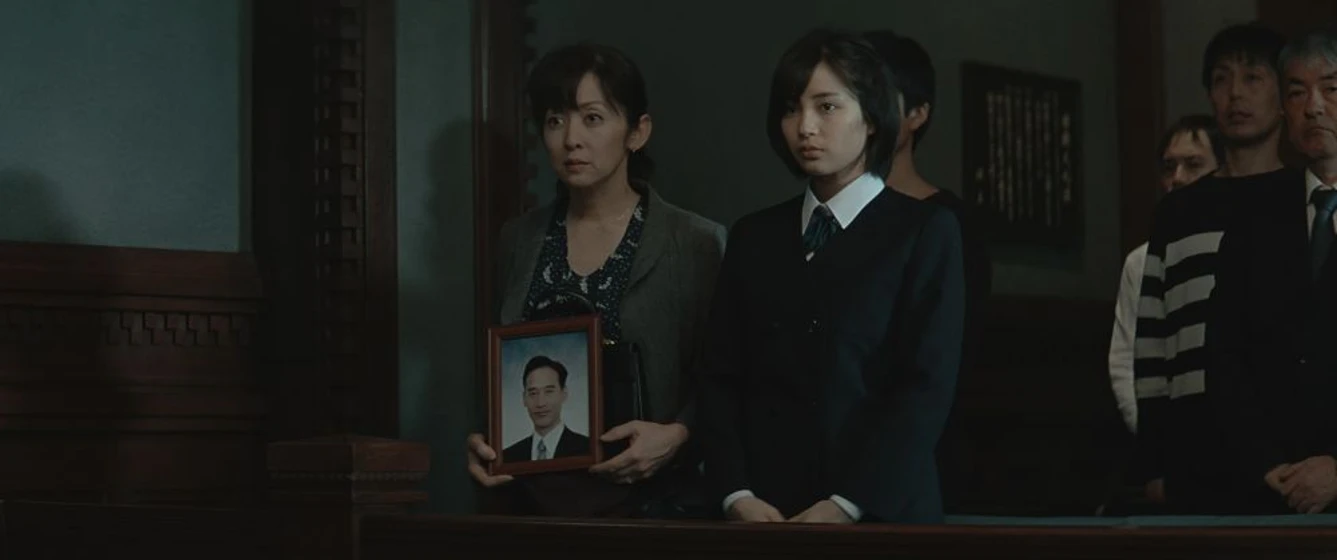 Yuki Saito y Suzu Hirose en el-tercer-asesinato