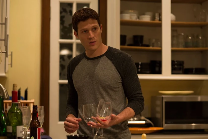 Zach Gilford en el-heredero-del-diablo