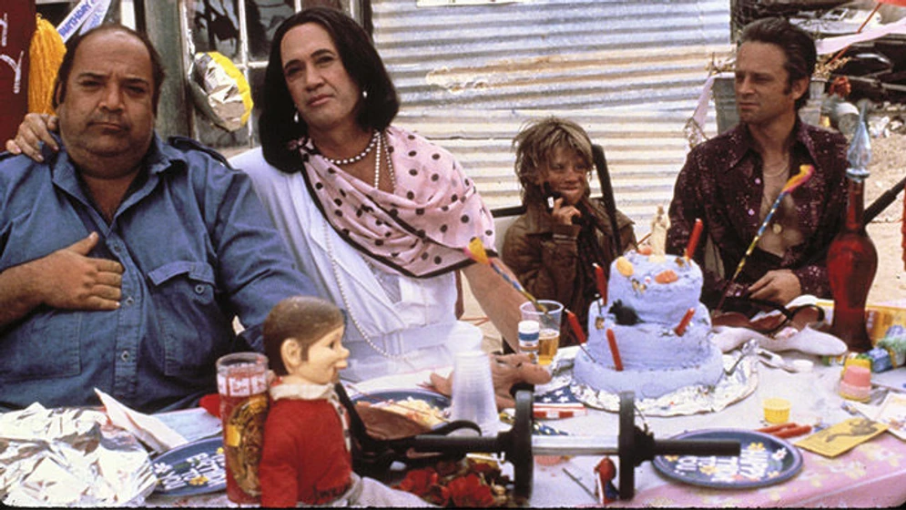 Brad Dourif, Paul L. Smith y David Carradine en sonny-boy