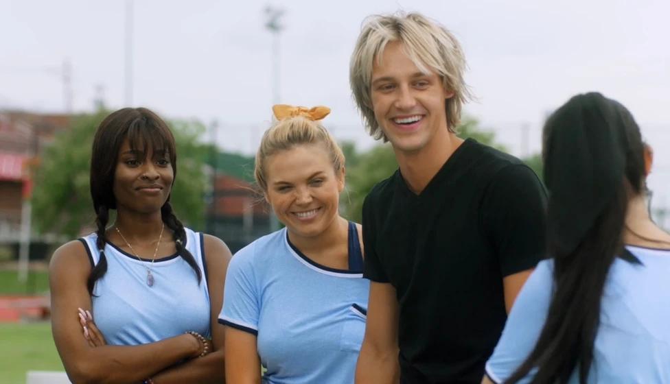 Mason Mecartea, Grace Patterson y Logan Wallace en hermana-mayor