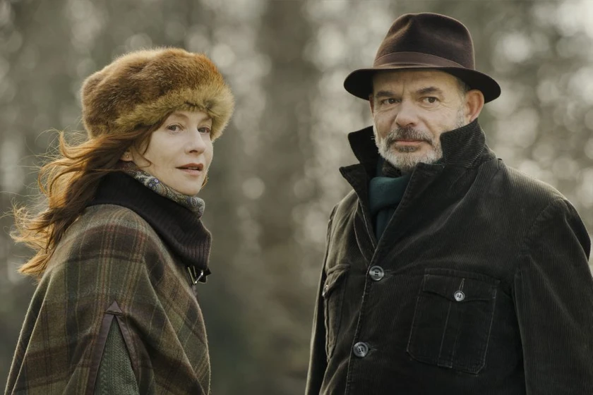 Jean-Pierre Darroussin y Isabelle Huppert en luces-de-paris