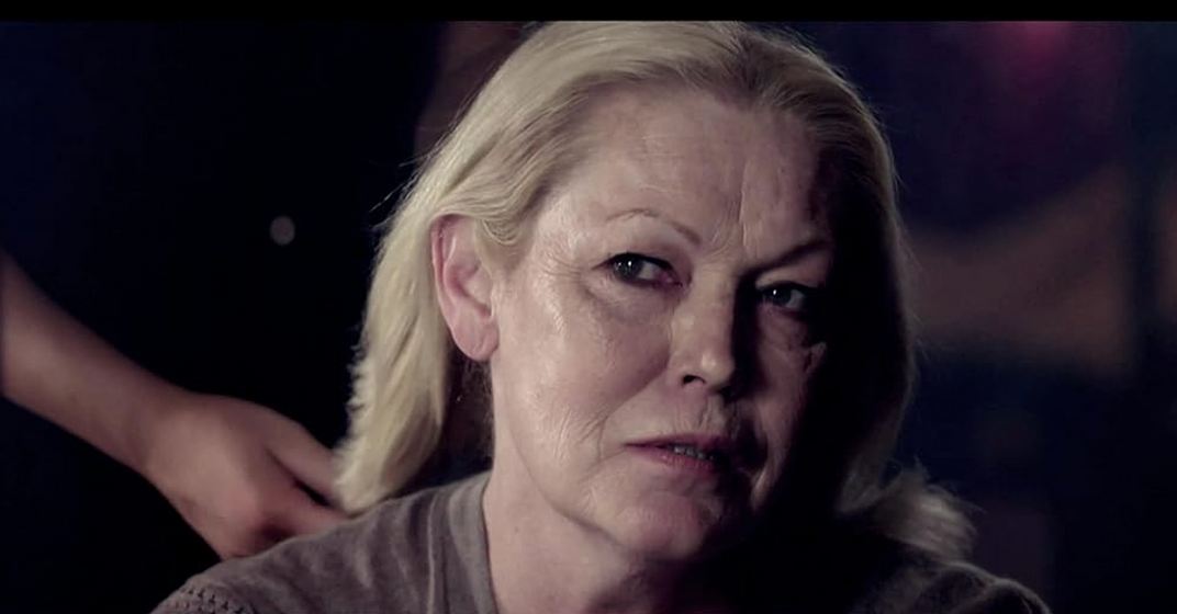 Cathy Moriarty en En Brazos del Peligro