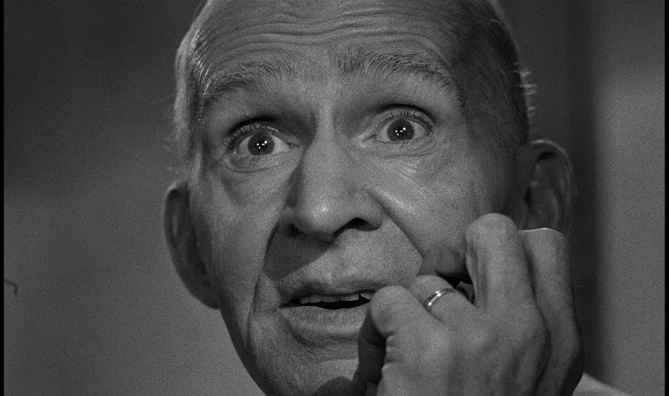 Joseph Sweeney en 12 hombres sin piedad