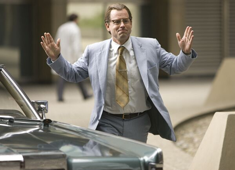 Greg Kinnear en Destellos de genio