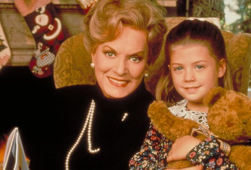 Maureen O'Hara y Kelsey Mulrooney en una-sorpresa-navidena