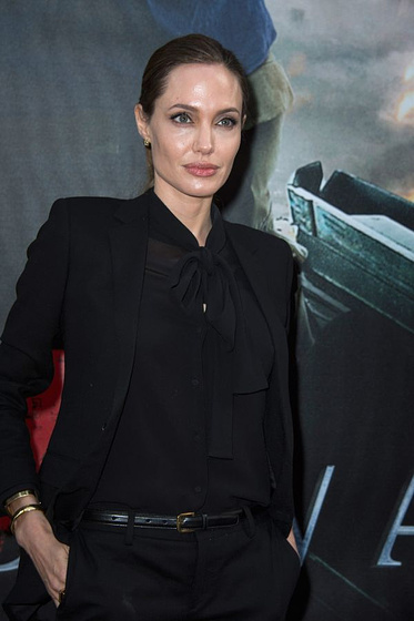 Angelina Jolie en Guerra Mundial Z (Premiere en Paris. Junio 2013)