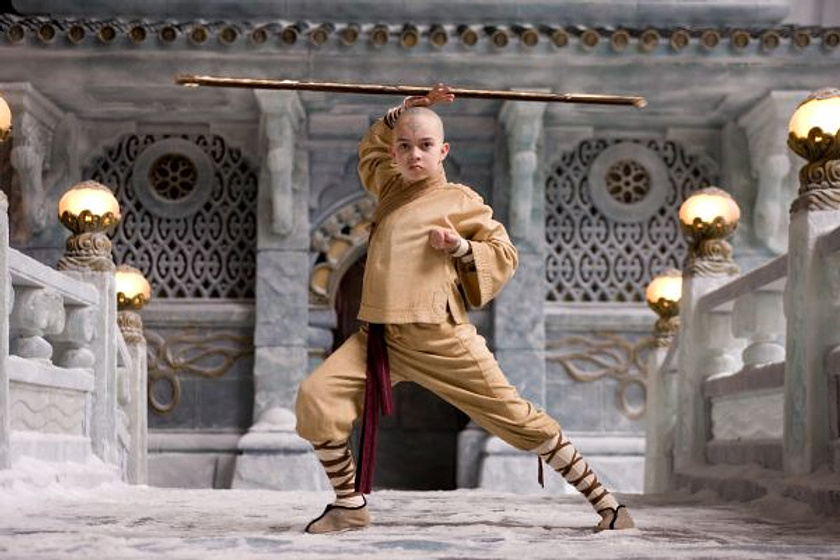 Noah Ringer en Airbender. El último guerrero