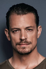 photo of person Joel Kinnaman