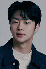 picture of actor Lee Sin-young