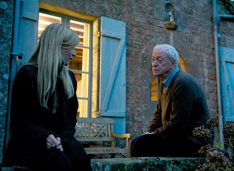 Michael Caine y Clémence Poésy en Mi Amigo Mr. Morgan
