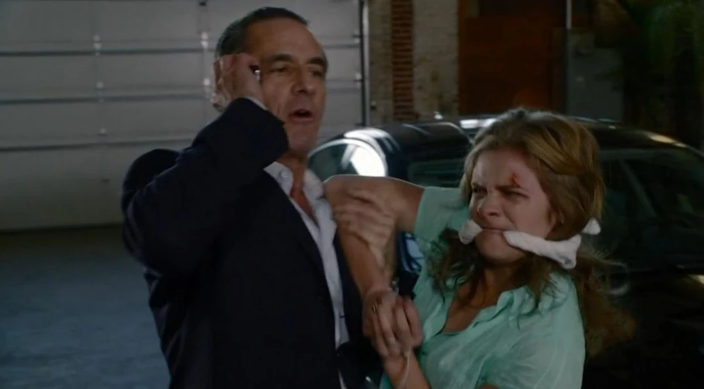 Jenna Boyd y Robin Thomas en falsa-identidad-2014