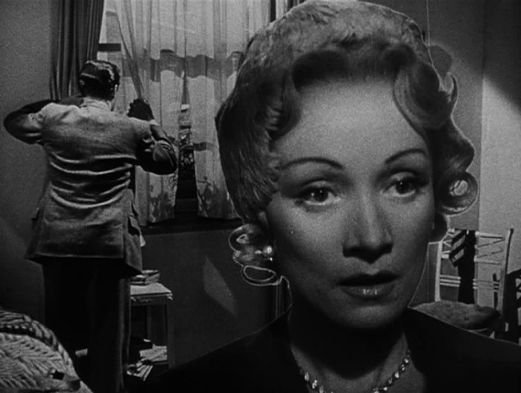 Marlene Dietrich en Pánico en la escena