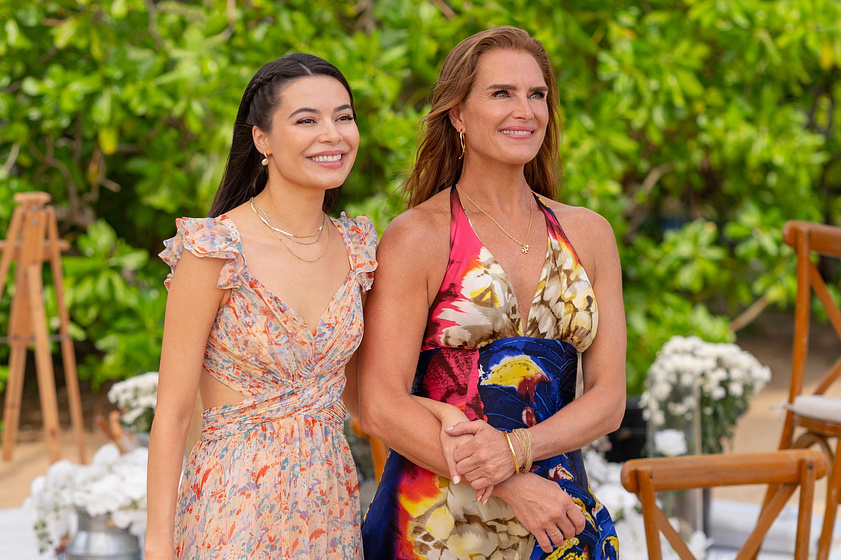Brooke Shields y Miranda Cosgrove en La Madre de la Novia