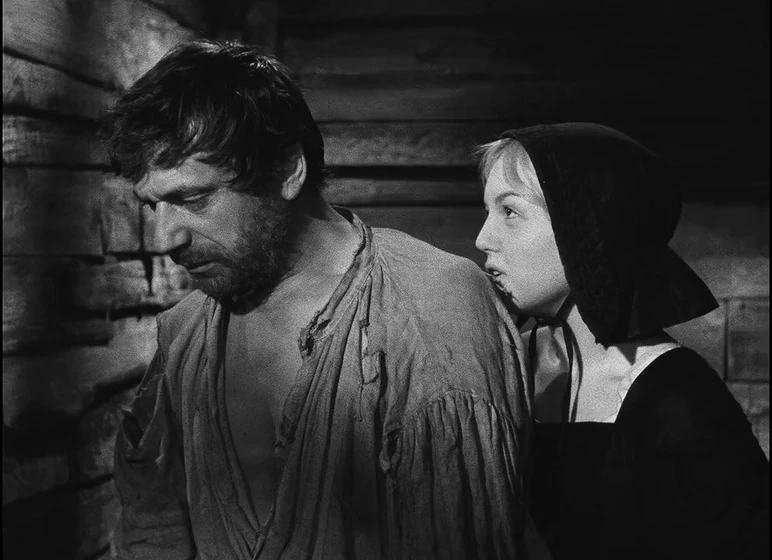 Yves Montand y Mylène Demongeot en les-sorcieres-de-salem