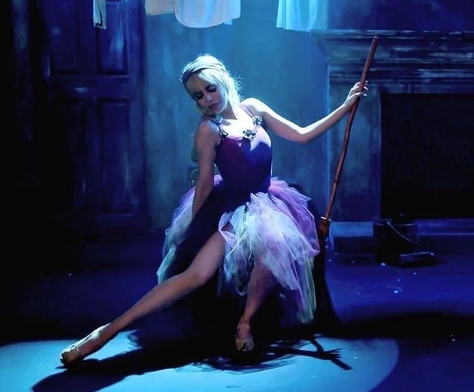 Sofia Carson en una-cenicienta-moderna-el-papel-de-su-vida