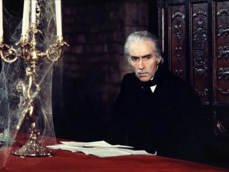 Christopher Lee [I] en el-conde-dracula