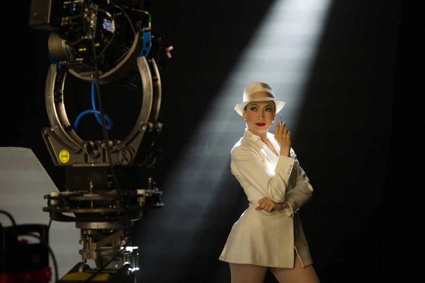 Jennifer Lopez en el-beso-de-la-mujer-arana-2025