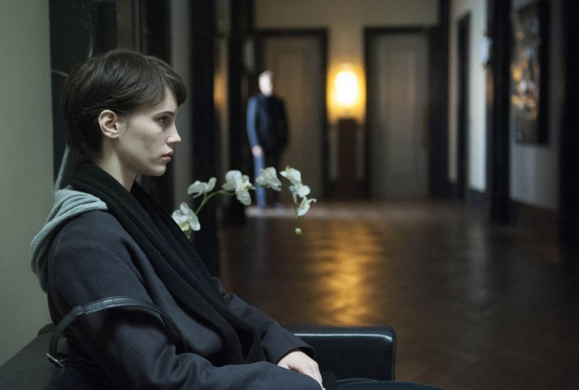 Marine Vacth en El Amante doble