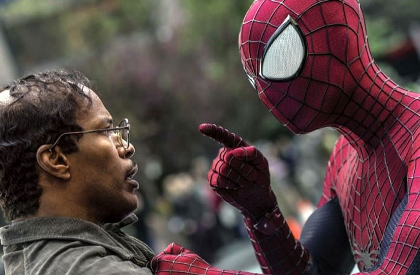 Jamie Foxx y Andrew Garfield en The Amazing Spider-Man 2: El Poder de Electro
