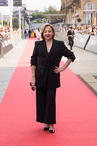 Carmen Machi en celeste (Festival de San Sebastián. Septiembre 2024)