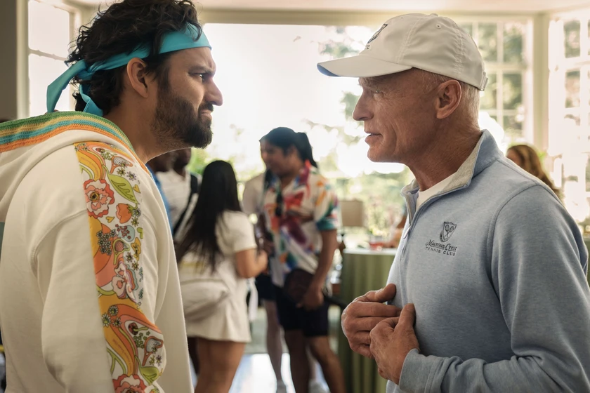 Ed Harris y Jake Johnson en dink